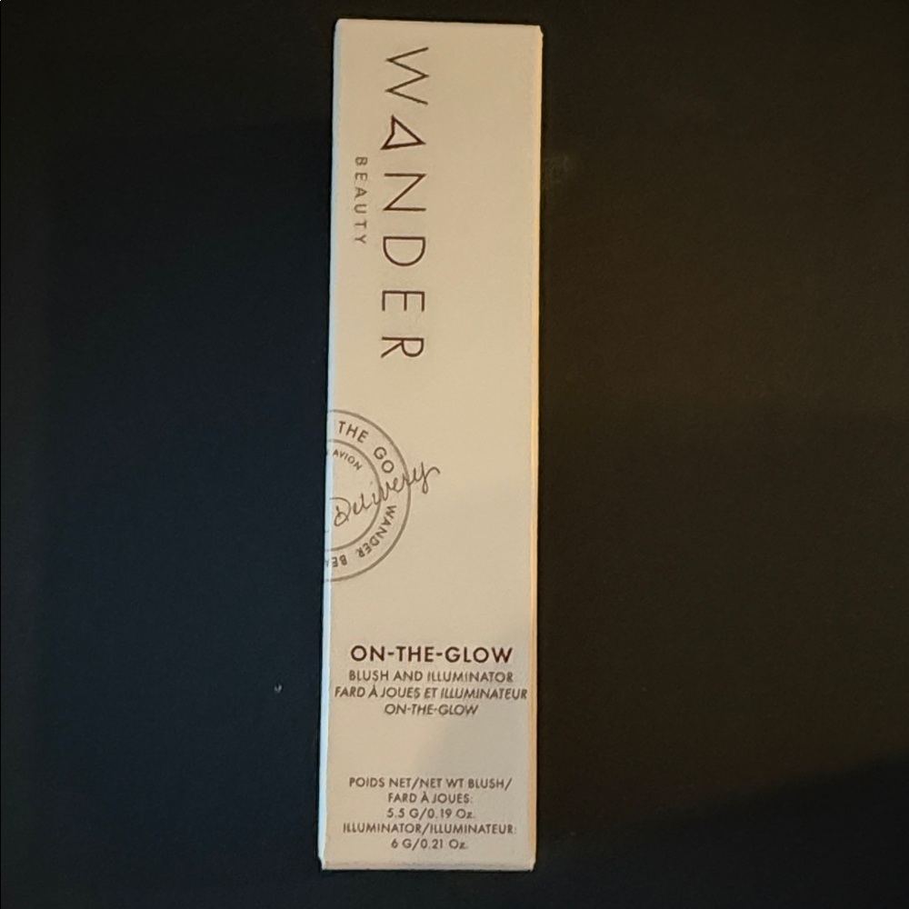 WANDER ON THE GLOW BLUSH AND Illuminator - NEW IN BOX*